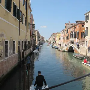 Casa Di Primavera , Venecia Italia